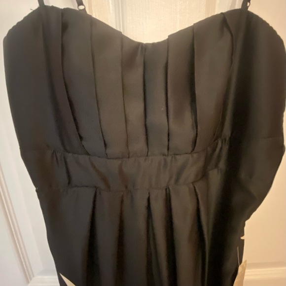 Kitty Sexy Yet Classy Dress - Picture 2 of 4